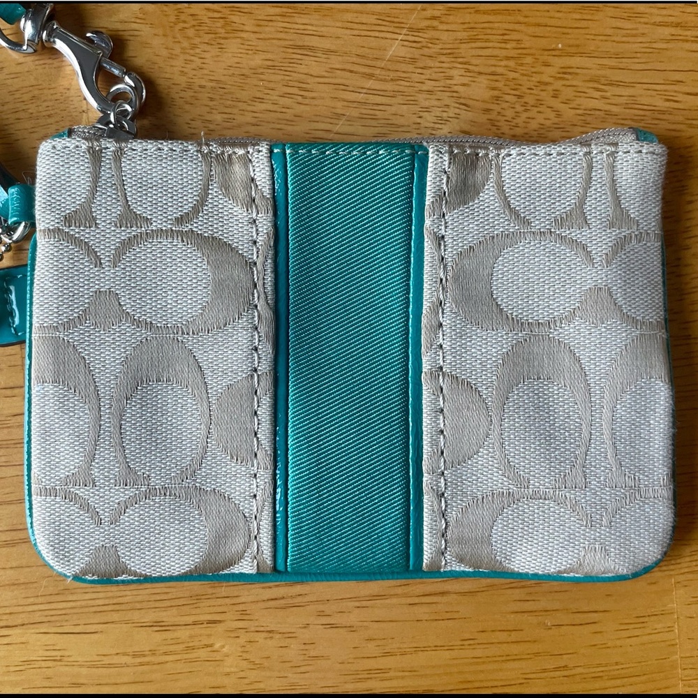 NWOT Coach wristlet